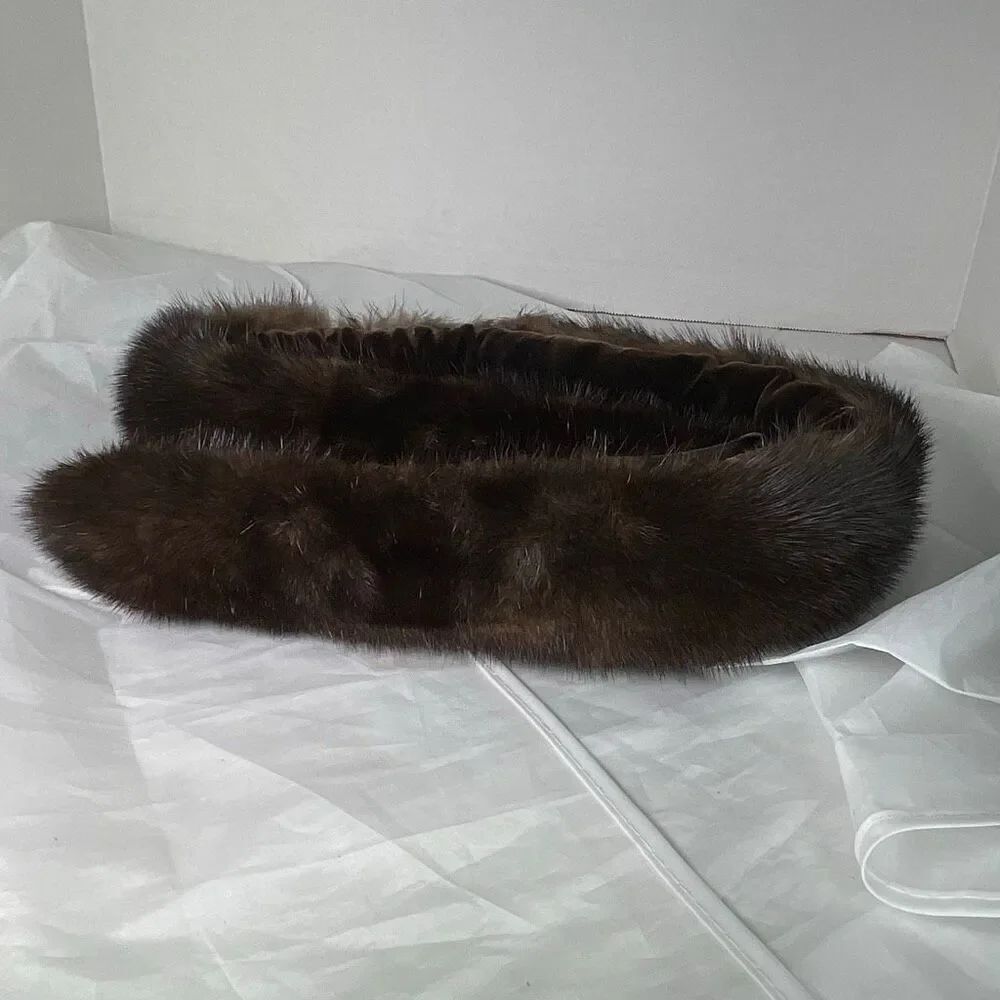 Vintage dark brown mink collar with clasp Clip holders.